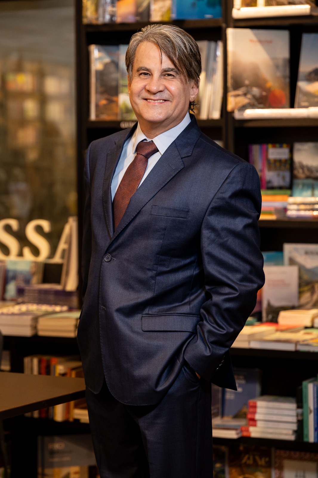 Dr. Carlos Gropen, médico fisiatra e especialista em dor